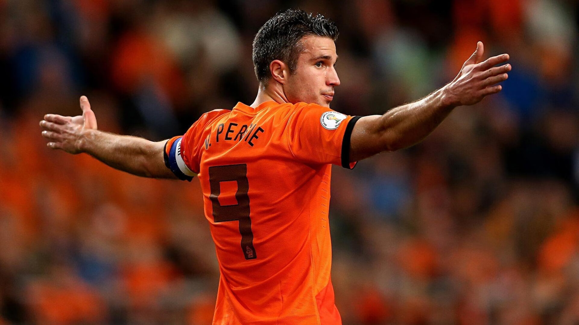 瑞士球迷雪中喝热红酒助威，成全场最靓风景线，瑞士进球被吹